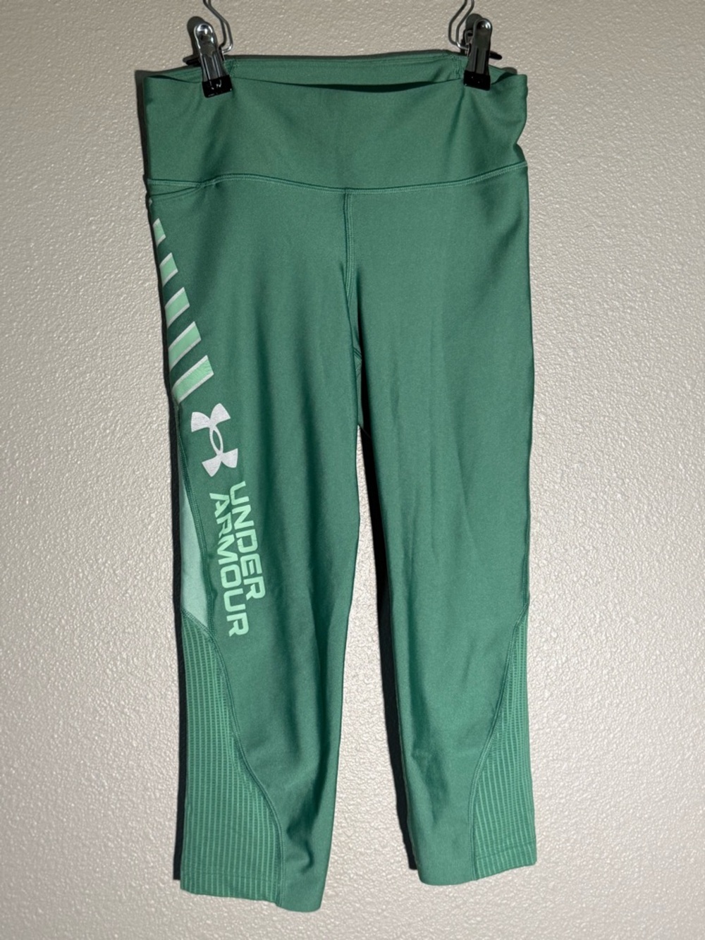 Under Armour Teal Green Cropped Performance Leggings